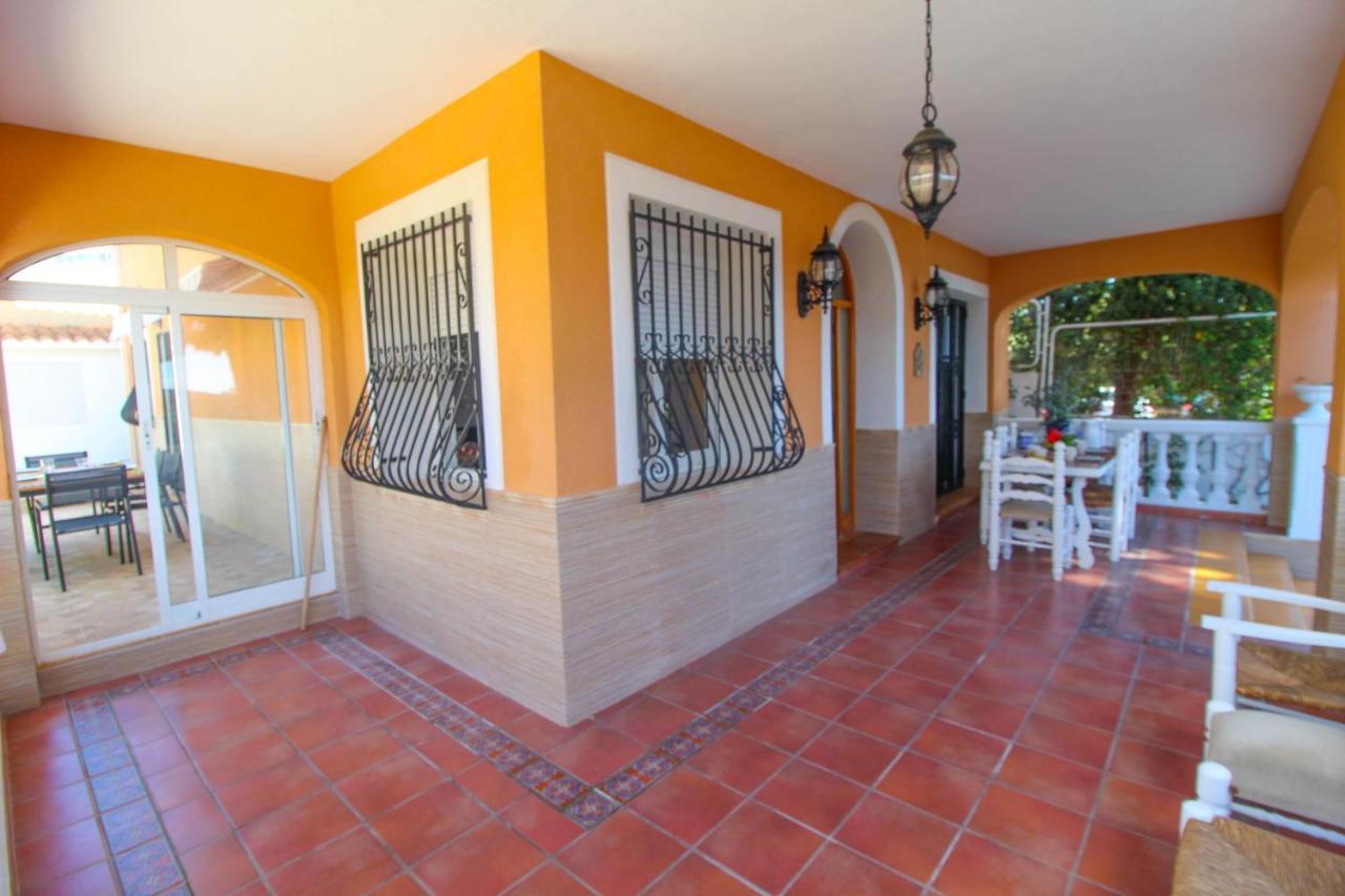 Great Villa, Sea Views, 20 Secs Walk To The Beach, Bbq, 9 People, 5 Mins Car From Alicante City Center, Sailing Club 3 Mins Walk Экстерьер фото