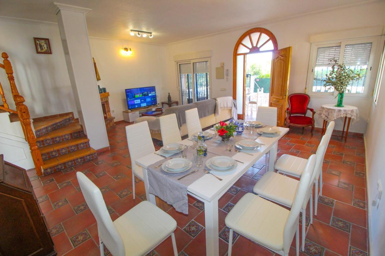 Great Villa, Sea Views, 20 Secs Walk To The Beach, Bbq, 9 People, 5 Mins Car From Alicante City Center, Sailing Club 3 Mins Walk Экстерьер фото