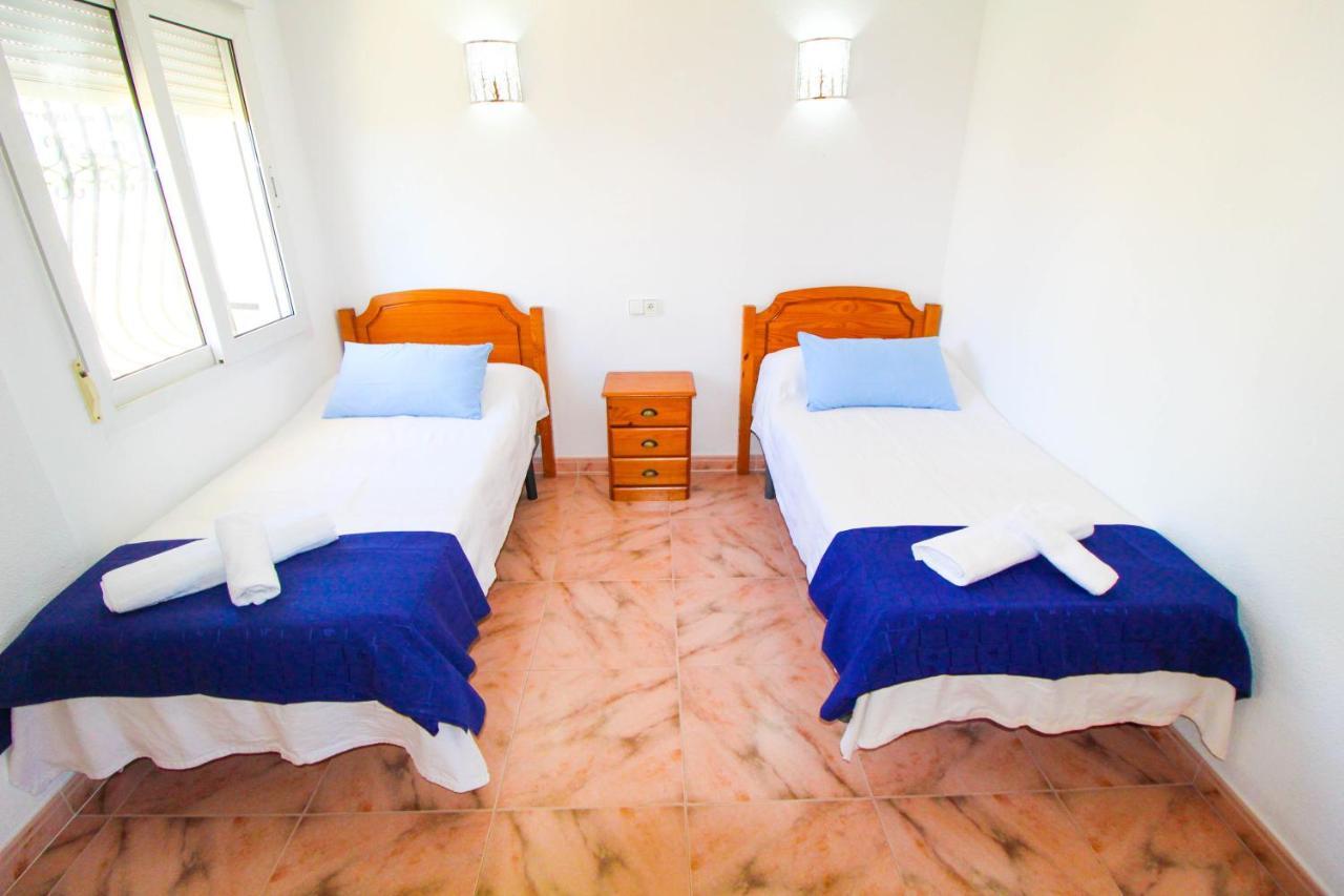 Great Villa, Sea Views, 20 Secs Walk To The Beach, Bbq, 9 People, 5 Mins Car From Alicante City Center, Sailing Club 3 Mins Walk Экстерьер фото