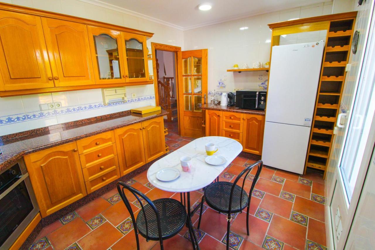 Great Villa, Sea Views, 20 Secs Walk To The Beach, Bbq, 9 People, 5 Mins Car From Alicante City Center, Sailing Club 3 Mins Walk Экстерьер фото